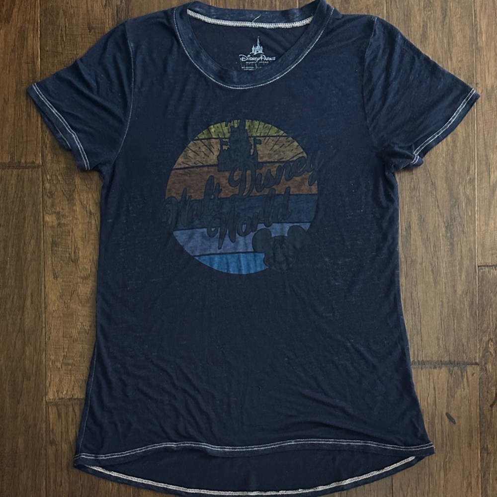 Walt Disney World Short Sleeve-thin tee-shirt sz Large